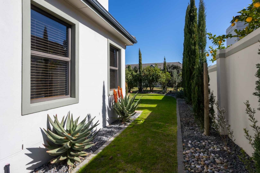 To Let 3 Bedroom Property for Rent in Val De Vie Estate Western Cape